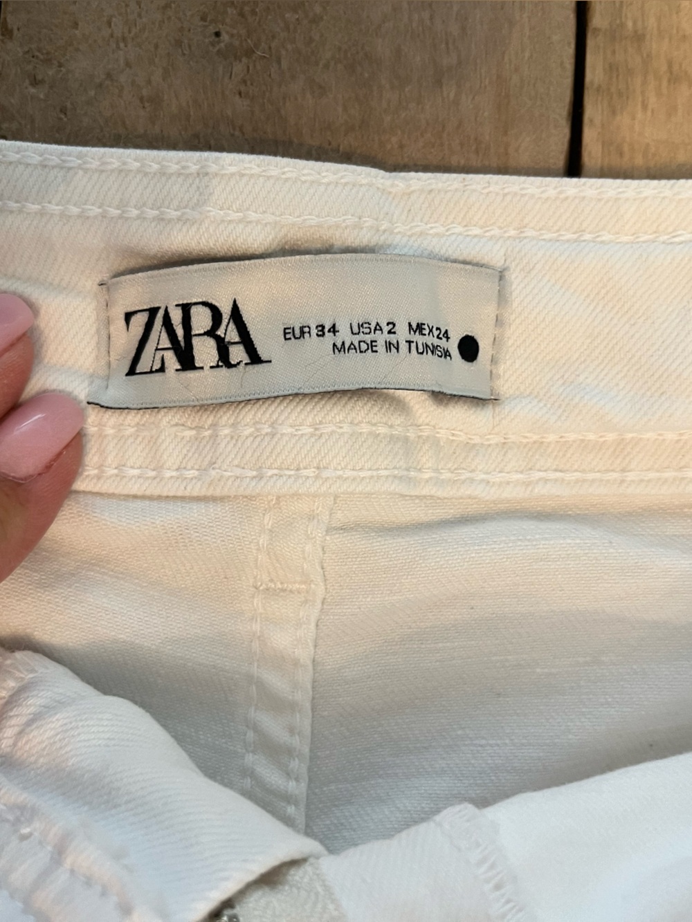 Zara White Wide-Leg Raw Hem Jeans Women Size 2. - Picture 3 of 3